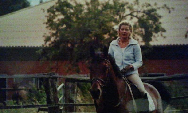 Anja auf ihrem Pferd "Willow"